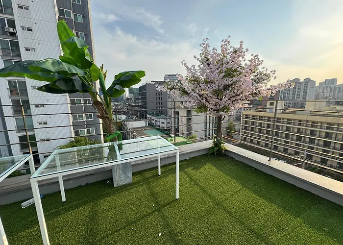Apartment 701, Seongsu Station Jungnangcheon Cherry Blossom Road River Airport Bus Seoul