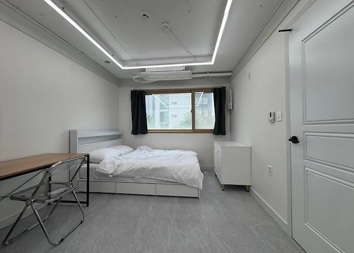 Apartment 701, Seongsu Station Jungnangcheon Cherry Blossom Road River Airport Bus *
