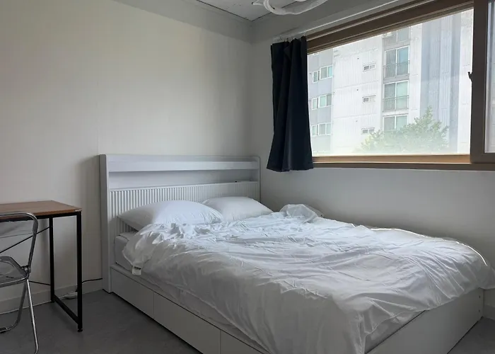 701, Seongsu Station Jungnangcheon Cherry Blossom Road River Airport Bus Apartment