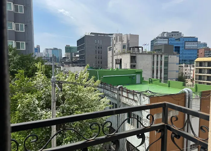 701, Seongsu Station Jungnangcheon Cherry Blossom Road River Airport Bus Apartment