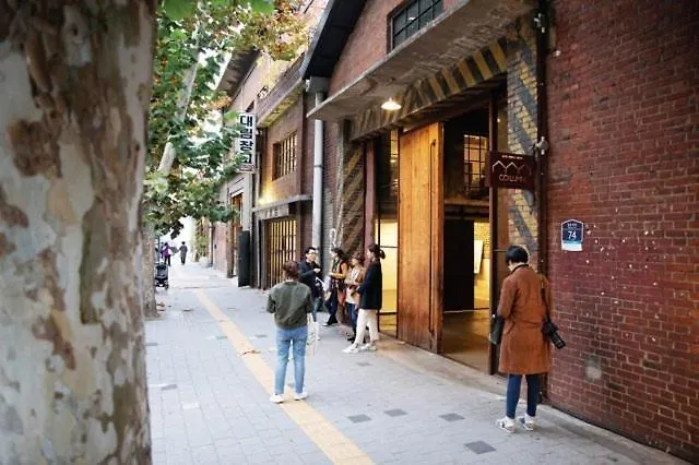 701, Seongsu Station Jungnangcheon Cherry Blossom Road River Airport Bus * Seoul