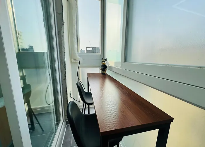 Apartment 701, Seongsu Station Jungnangcheon Cherry Blossom Road River Airport Bus Seoul