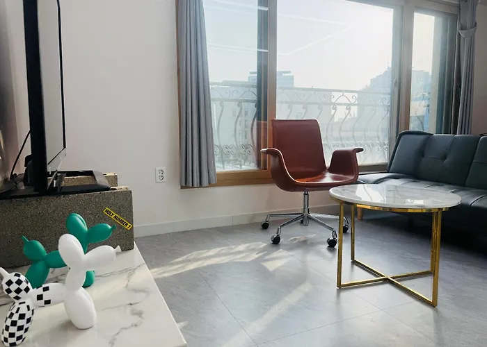 701, Seongsu Station Jungnangcheon Cherry Blossom Road River Airport Bus